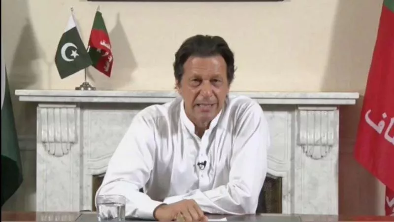  Imran Khan Says India Pakistan Can Solve The Kashmir Issue Through Dialogue - Sakshi