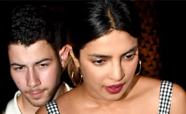 Priyanka Chopra Engaged Nick Jonas Viral - Sakshi