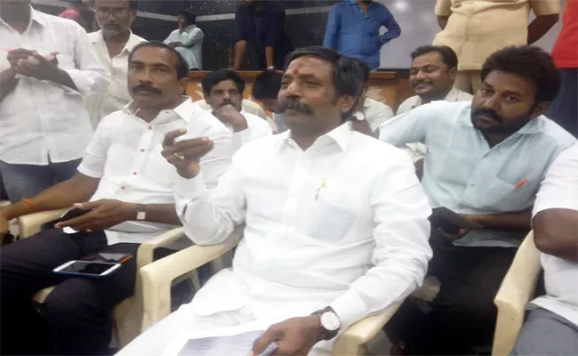 Katasani Rambhupal Reddy Comments On Govt Officers Kurnool - Sakshi