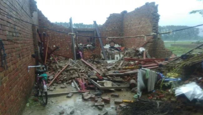 6 Family Members Died In House Collapses In Saharanpur UP - Sakshi