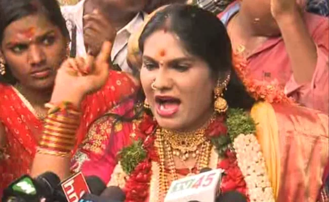 Jogini Syamala Slams Telangana Government - Sakshi