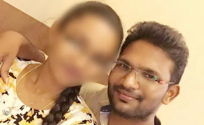 Man commits suicide after record a selfie video in Vijayawada - Sakshi