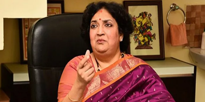 Supreme Court Pulls Up Latha Rajinikanth Over Kochadaiyaan Movie Controversy - Sakshi