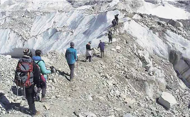 Telugu Pilgrim Died Accidentally In Mansarovar Yatra - Sakshi