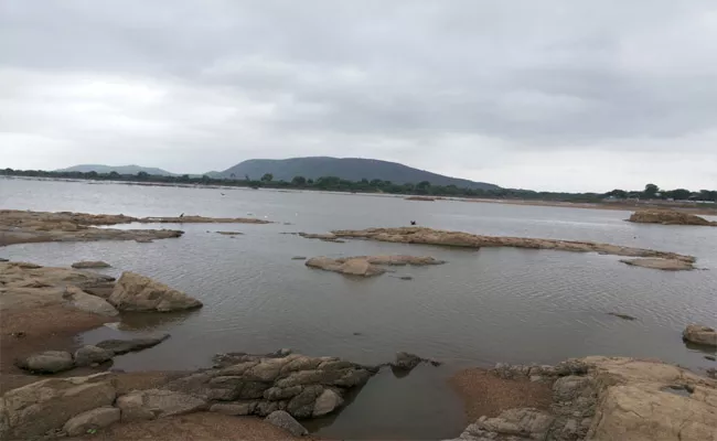 Godavari River Marasmus In Adilabad - Sakshi