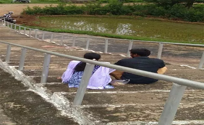 Lovers Visiting Bodikonda Temple - Sakshi