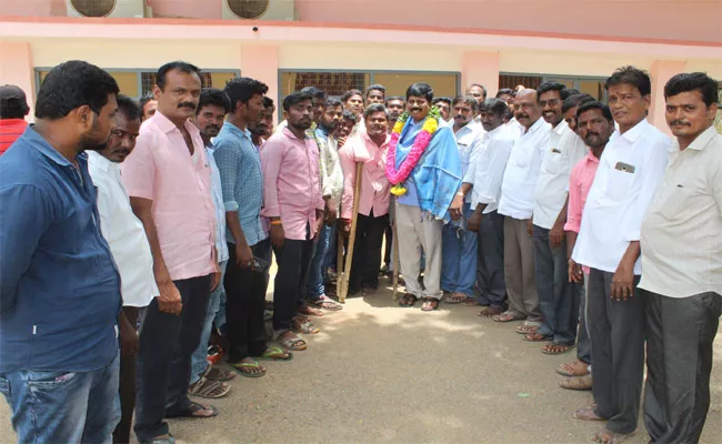 TDP Leaders Joining YSRCP In Nellore - Sakshi