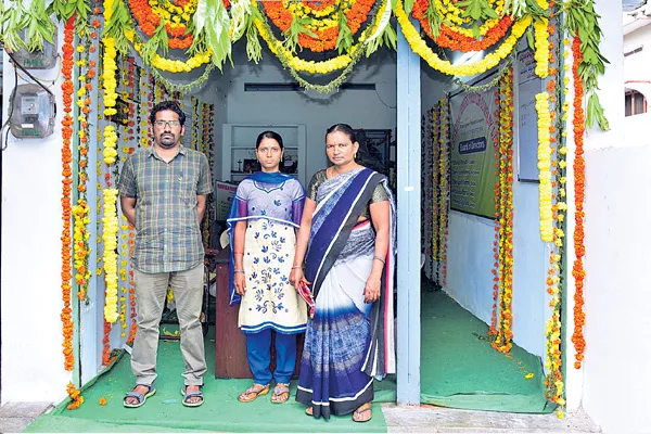 Women's societies into fertilizer business - Sakshi