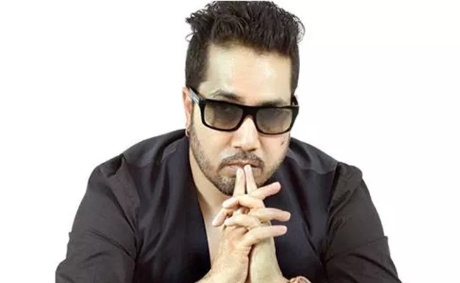 Mika Singh House Was Looted By Thieves - Sakshi