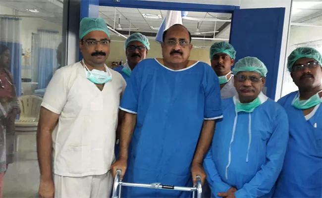 Knee Replacement Surgeries Stoped In Guntur GGH - Sakshi