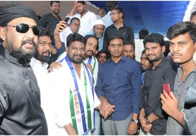 TDP Leaders Join YSRCP Party In Anantapur - Sakshi