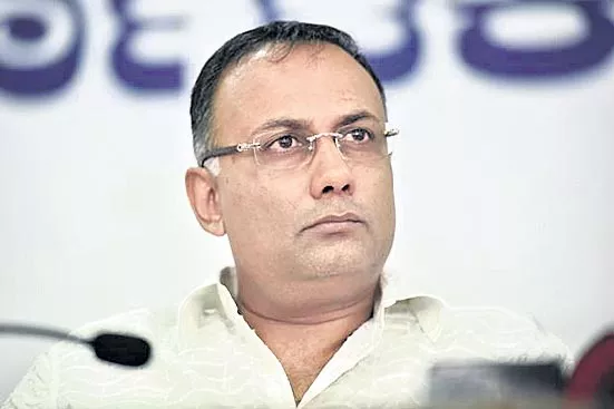 Dinesh Gundu Rao Is New Congress' Karnataka Chief - Sakshi