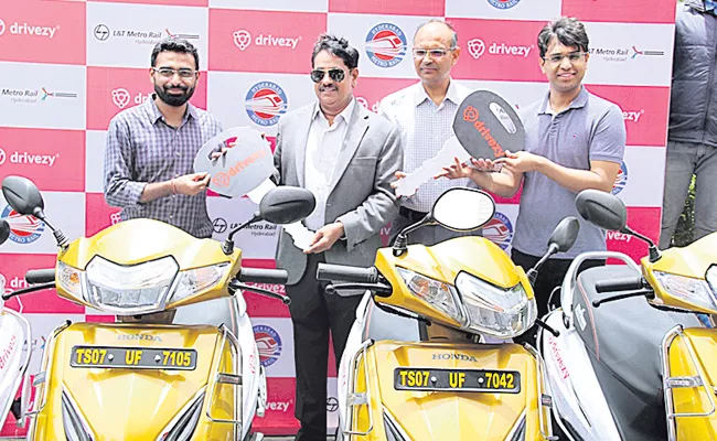 NVS Reddy Launch Drive G Activa Services At Hyderabad Metro - Sakshi