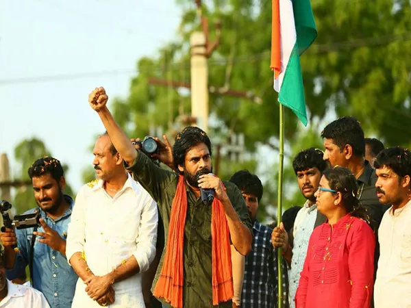 Pawan Kalyan Says AP Farmers to do Protest Like Maharashtra Farmers - Sakshi