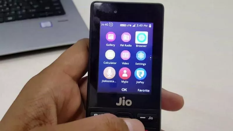 Reliance Jio Clarity On Monsoon Hungama Offer - Sakshi