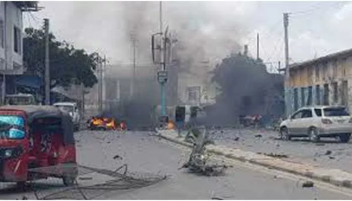 10 Killed In Attack On Somali Interior Ministry  - Sakshi