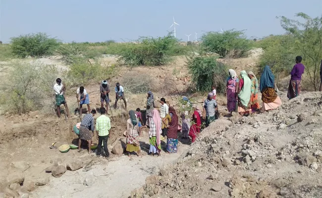 Corruptions In MGNREGS Scheme Anantapur - Sakshi