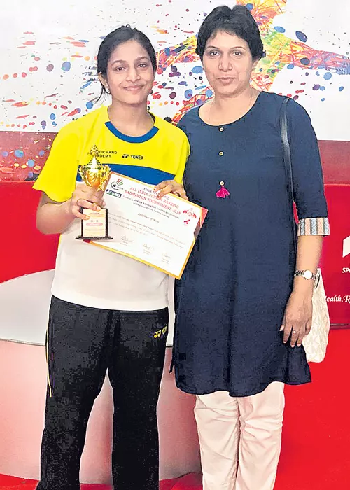 Pullela Gayatri clinch Singles Title - Sakshi