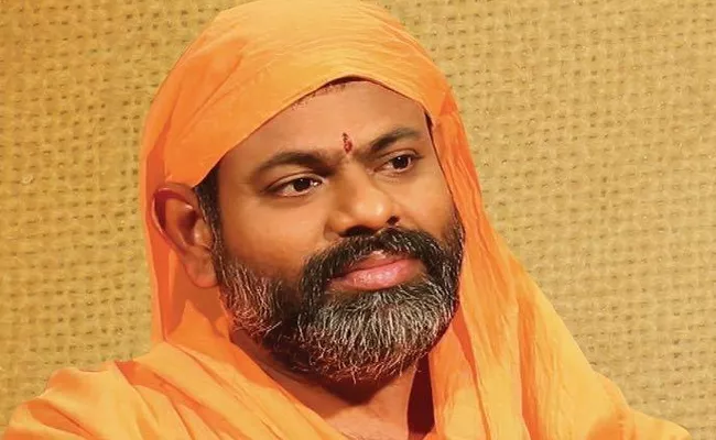 Swami Paripoornananda Comments On Police Arrests - Sakshi