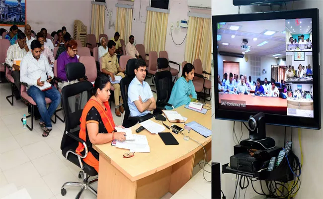 Telangana Government Eye Test Scheme In Karimnagar - Sakshi