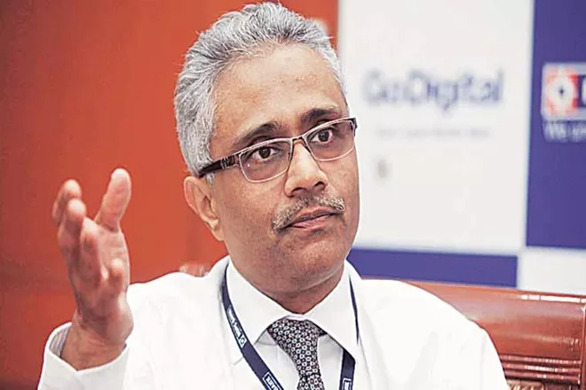 HDFC Bank Deputy Managing Director Paresh Sukthankar Resigns - Sakshi