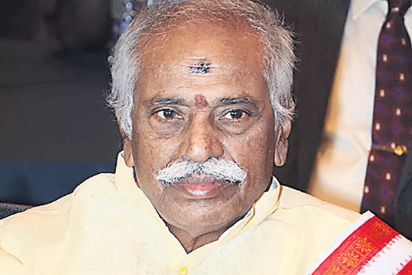 Bandar Dattatreya commented over nehru's family - Sakshi