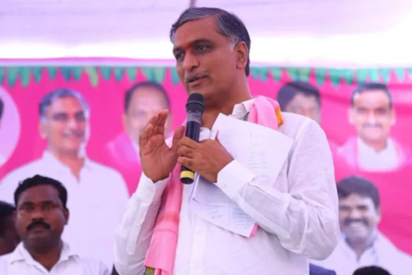 Harish rao at distribution of farmer insurance bonds - Sakshi