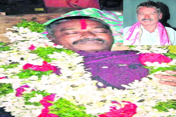 Narsampet Market Kamiti Chairman Died Warangal - Sakshi