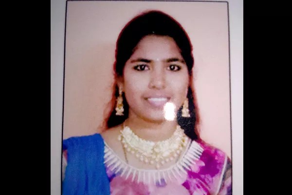 married woman missing In anantapur - Sakshi