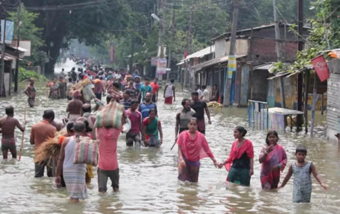 37 KILLED IN KERALA HEAVY RAINS - Sakshi