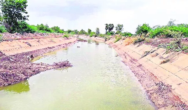 KC Canal Farmers Facing Problems With Water Scarcity In Kadapa - Sakshi