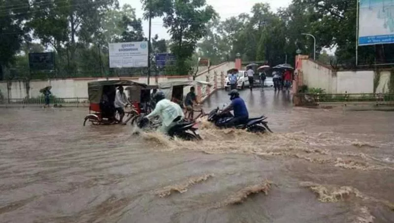 774 dead in monsoon rains, floods in 7 states - Sakshi