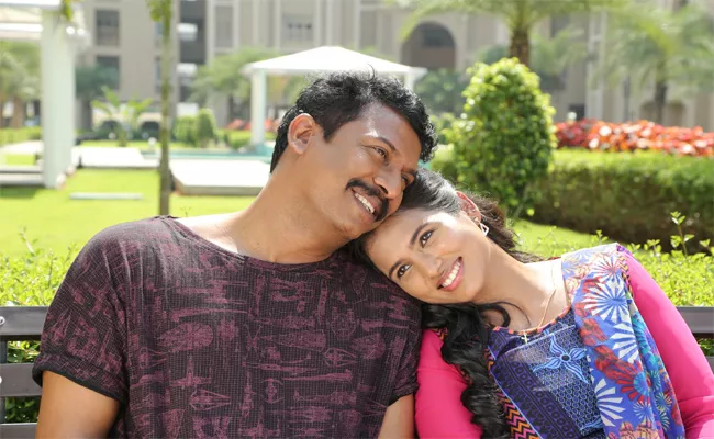 Ramya Pandian Gift Taken From Samuthirakani - Sakshi