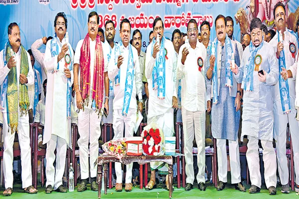 Madhu Yaskhi comments on Telangana Govt - Sakshi