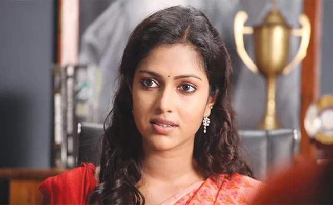 Amala paul Want To Social Service In Chennai - Sakshi