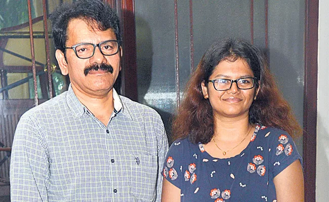 IAS Officer Champalal Singing In Ravindra Bharathi With His Daughter - Sakshi