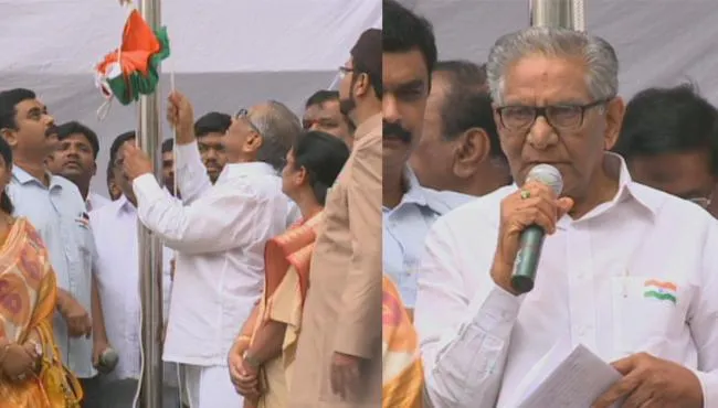 YSRCP Leaders hoists The National Flag on Independence Day in YSRCP Cental  Office  - Sakshi