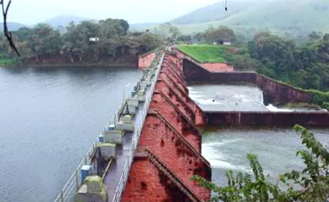 SC Directs Reducing Water Level at Mullaperiyar Dam - Sakshi