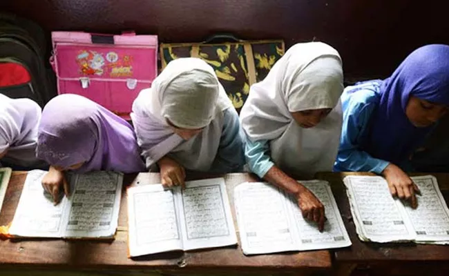 UP Principal Not Allow For National Anthem In Madarsa - Sakshi