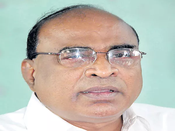 Chada Venkat Reddy Fires On CM KCR about Indiramma houses - Sakshi