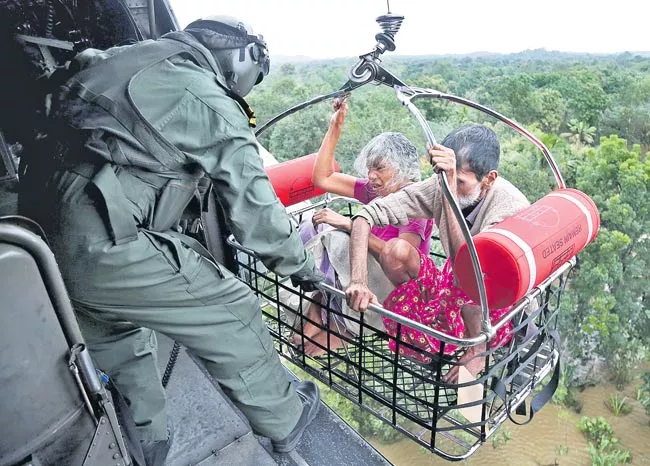 heavy rains in kerala, death toll rises to 114 - Sakshi