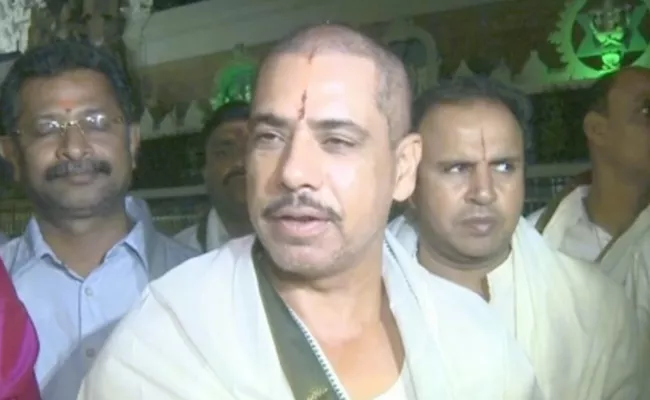 Robert Vadra Visits Tirumala - Sakshi