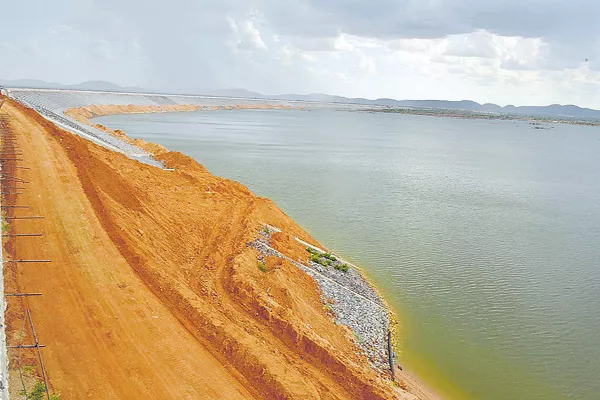 Full of water to the Mid Manair Dam - Sakshi