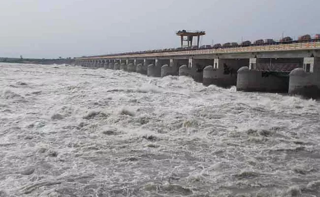 Danger Signal To The Sunkesula Reservoir - Sakshi