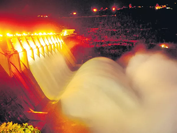 Srisailam project to be lifted 8 gates - Sakshi