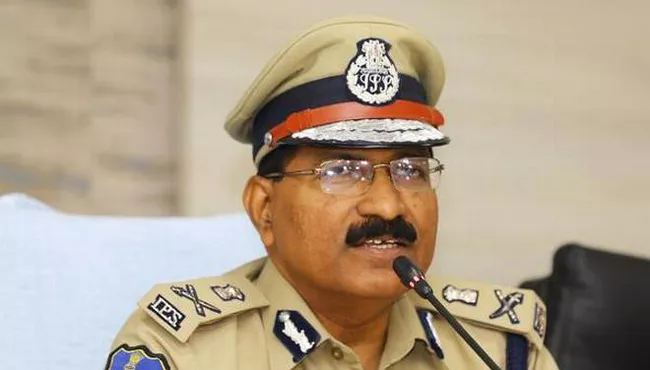 Telangana DGP Mahender Reddy Starts Facial Recognition System - Sakshi