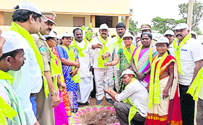 MLA Ram Mohan Reddy Haritha Haram Programme Mahabubnagar - Sakshi