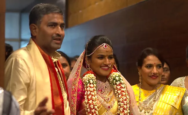 Uyyalawada Narasimha Reddy Grand Daughter Marriage - Sakshi