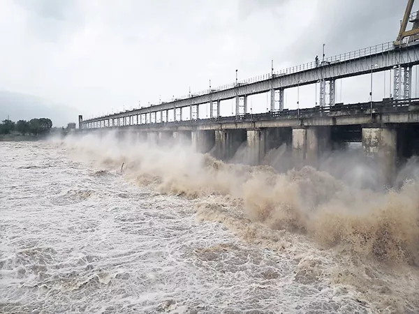 Huge Rains At Telangana - Sakshi