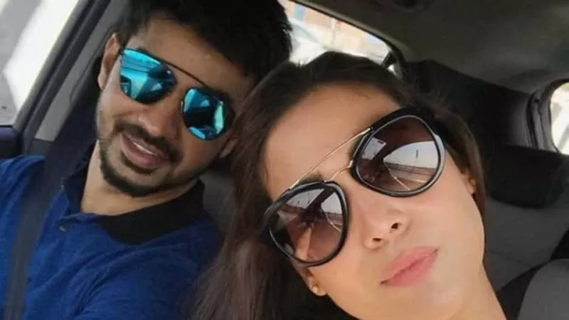 Tamil Bigg Boss Mahat Girlfriend Prachi Breaks Up With Him - Sakshi